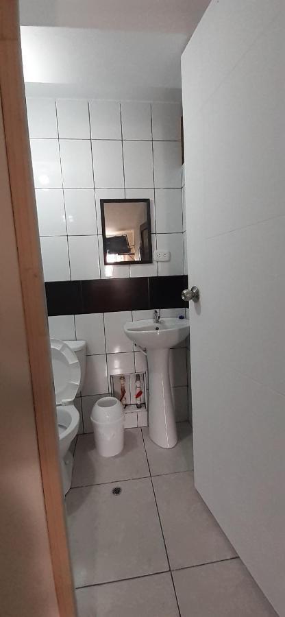 Aypa Hostal Трухільйо Екстер'єр фото
