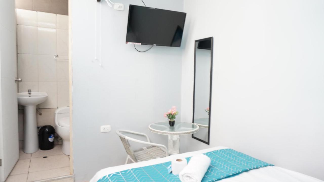 Aypa Hostal Трухільйо Екстер'єр фото