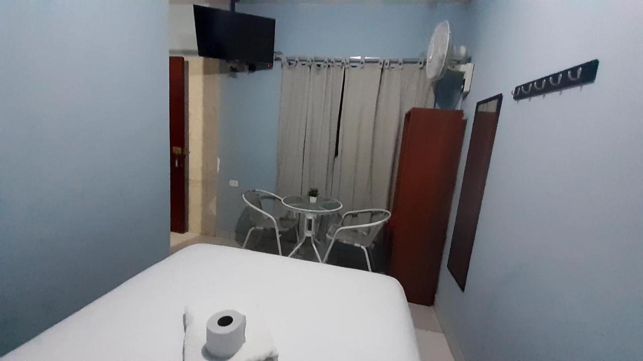 Aypa Hostal Трухільйо Екстер'єр фото