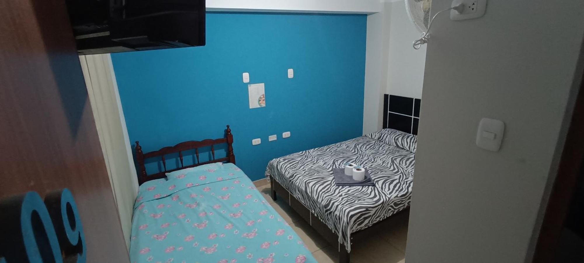 Aypa Hostal Трухільйо Екстер'єр фото