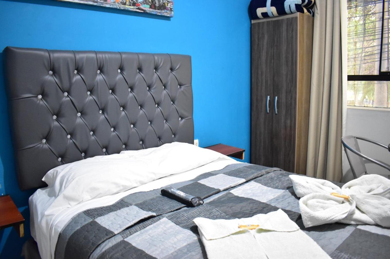 Aypa Hostal Трухільйо Екстер'єр фото
