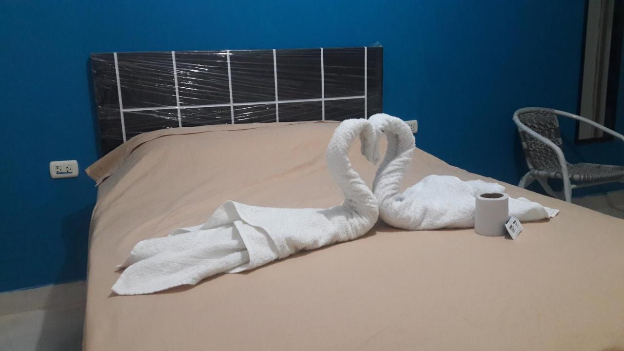 Aypa Hostal Трухільйо Екстер'єр фото